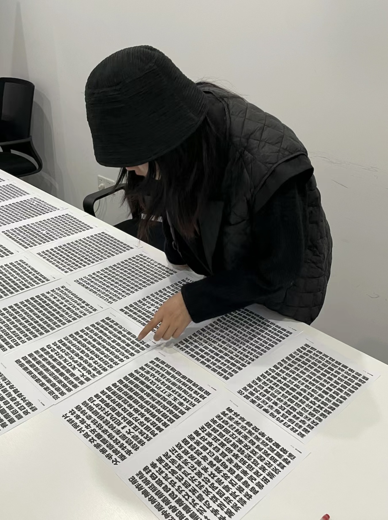 摇醒青年黑:融合黑体力量与宋体韵味的创意中文字体